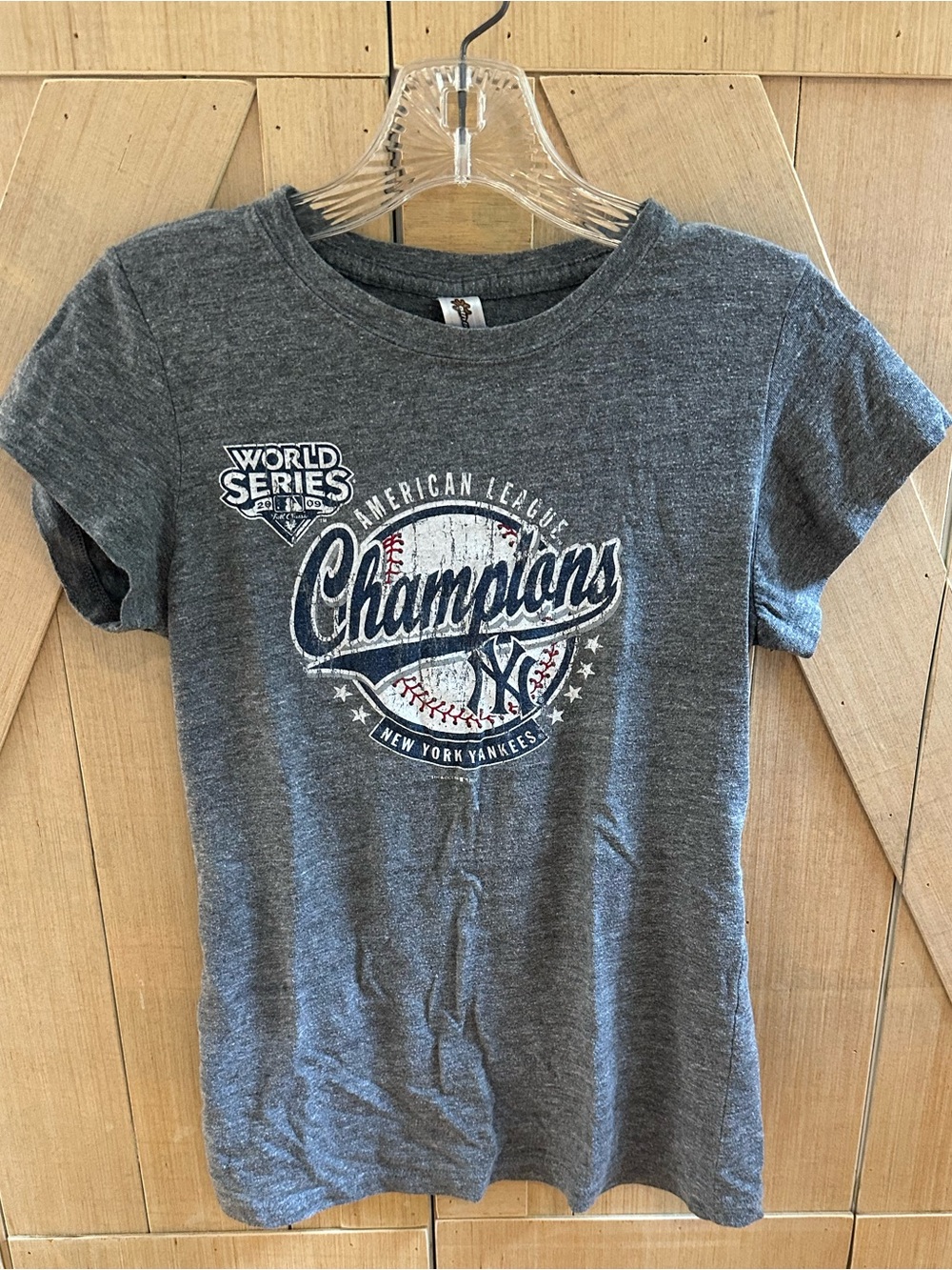 Women’s M Yankees World Series Champion 2009 t-shirt